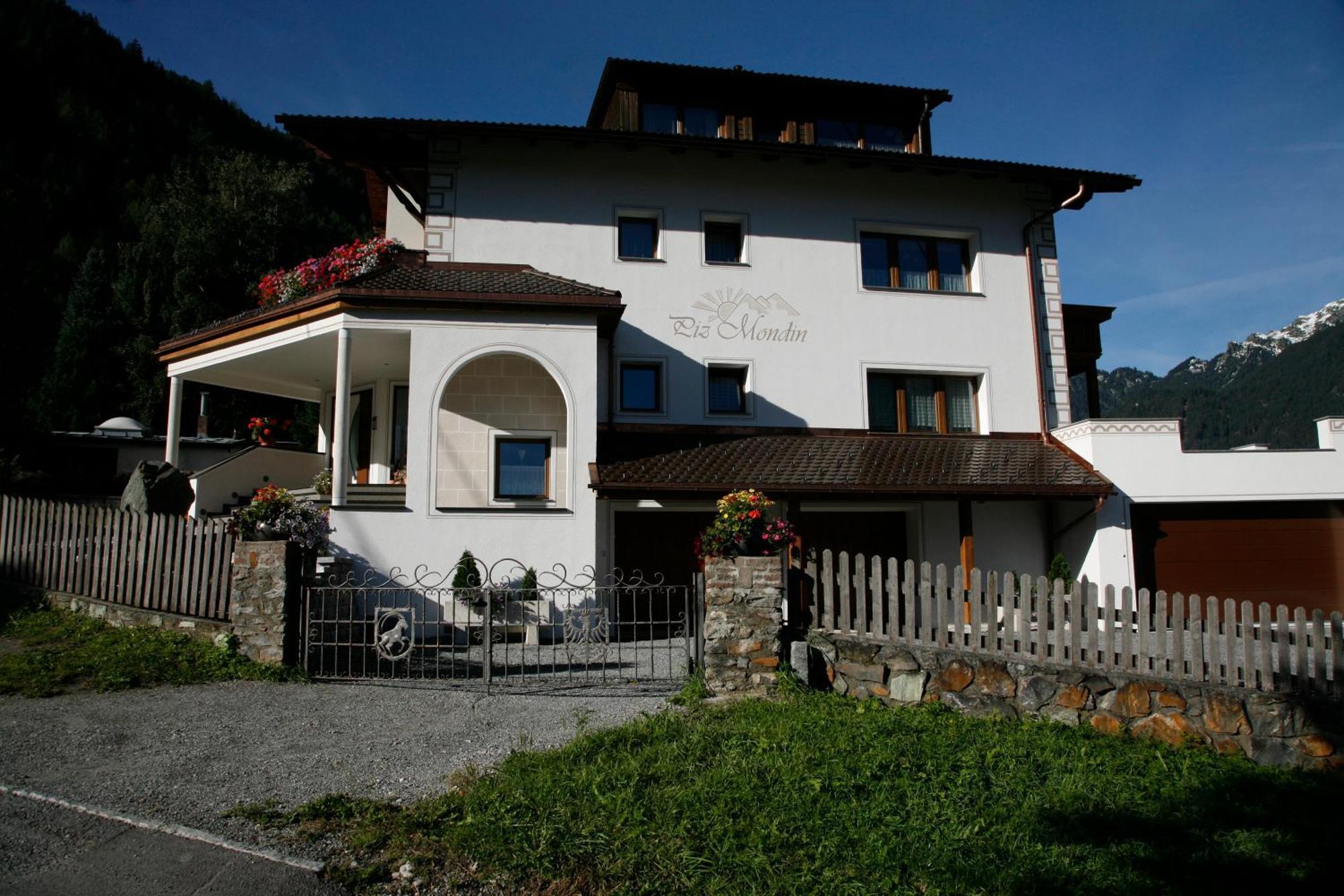 Apart Piz Mondin Pfunds Exteriér fotografie